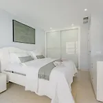 Lägenhet Exclusive Penthouse - 85m Pool - Private Garage - 3 Terraces *