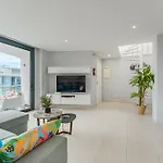 Exclusive Penthouse - 85m Pool - Private Garage - 3 Terraces Lägenhet *