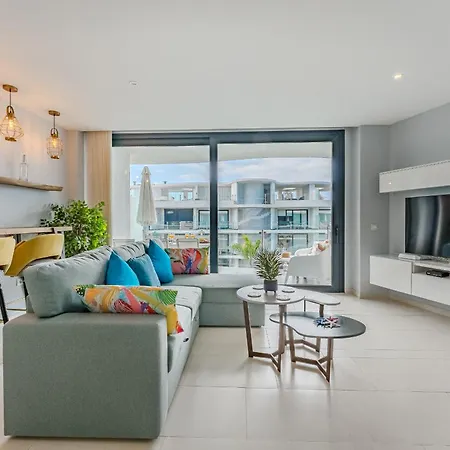 Apartman Exclusive Penthouse - 85m Pool - Private Garage - 3 Terraces