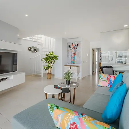 Apartment Exclusive Penthouse - 85m Pool - Private Garage - 3 Terraces *