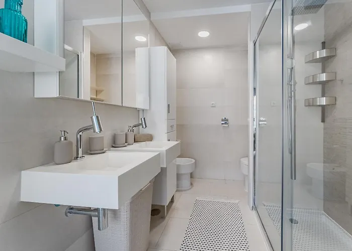 Апартаменты Exclusive Penthouse - 85m Pool - Private Garage - 3 Terraces *