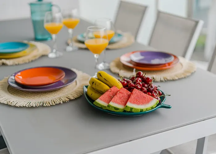 Exclusive Penthouse - 85m Pool - Private Garage - 3 Terraces Апартаменты *