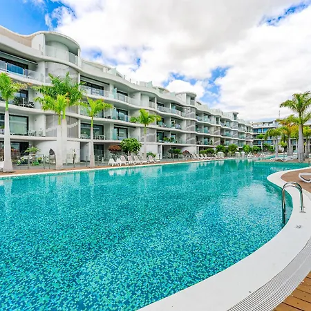 Exclusive Penthouse - 85m Pool - Private Garage - 3 Terraces