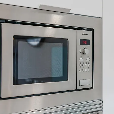 Daire Exclusive Penthouse - 85m Pool - Private Garage - 3 Terraces