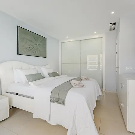 Апартаменты Exclusive Penthouse - 85m Pool - Private Garage - 3 Terraces *