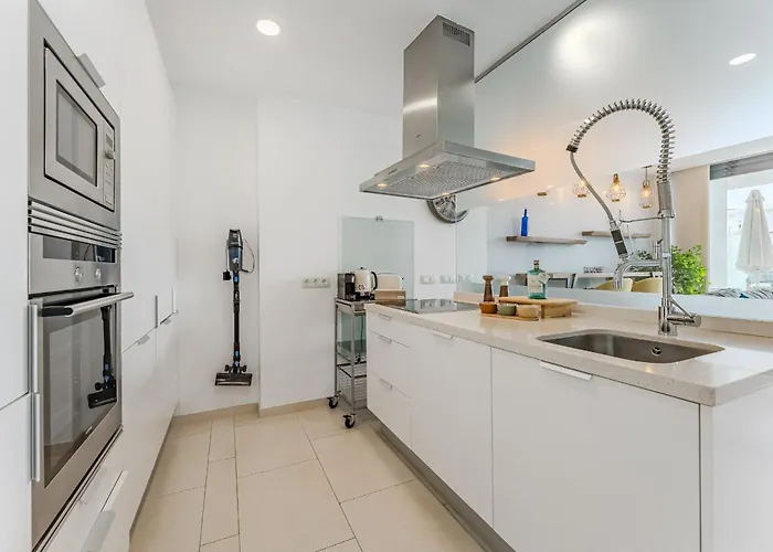 Exclusive Penthouse - 85m Pool - Private Garage - 3 Terraces