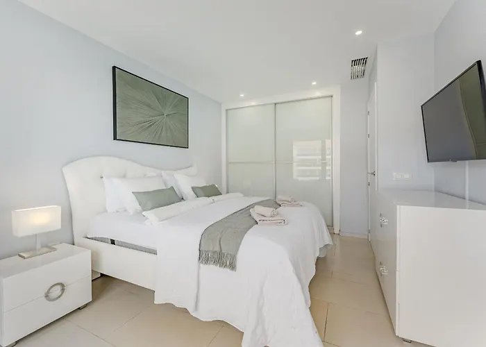 Lägenhet Exclusive Penthouse - 85m Pool - Private Garage - 3 Terraces *